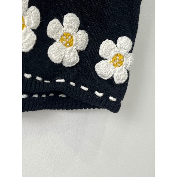Mandal Bay Sweater Vest Sz L Embroidered Bumble Bee Flower Teacher Grannycore - Picture 4 of 5
